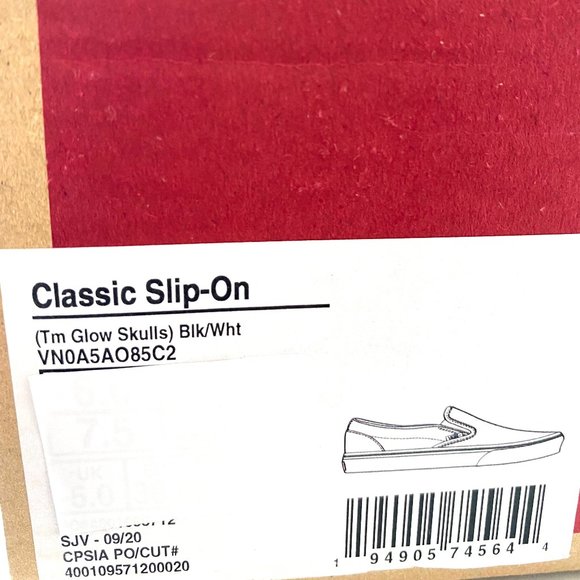 🎁 Santa Class Deal 🎁 VANS Classic Slip-On Tm Glow Skulls Black Womens Size 6.5 - Picture 12 of 12